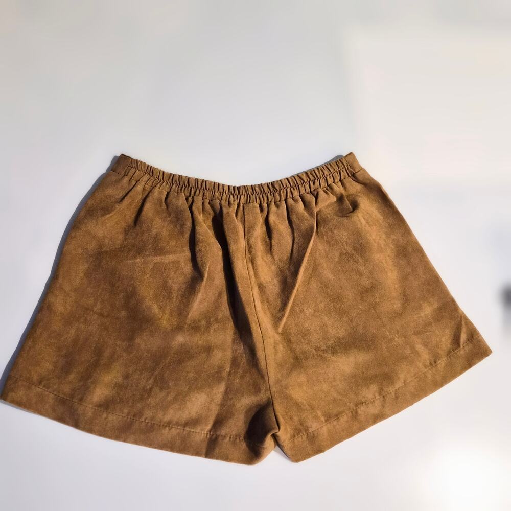Zoe & Rose Band of Gypsies Faux Suede Ruffle Hem High Waist Shorts Camel M - Picture 3 of 8